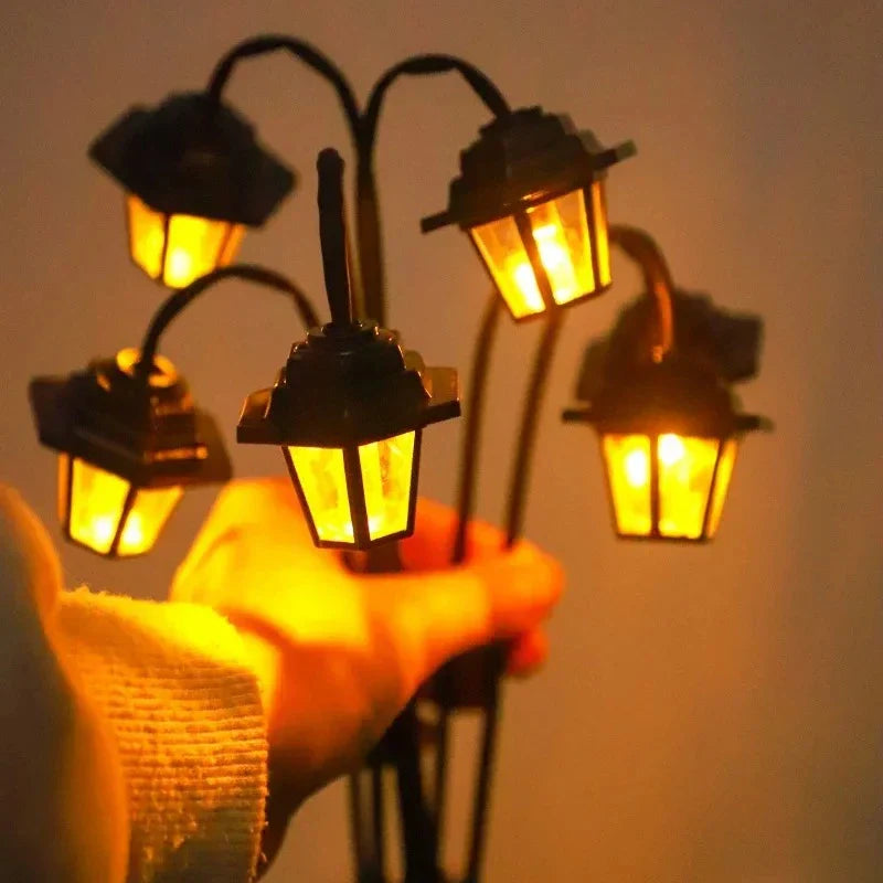 Retro Solar Garden Lantern with 6 LED Lights